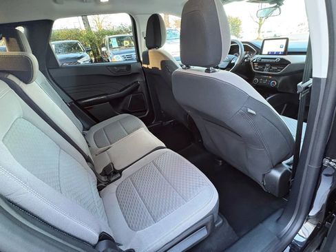 Used 2022 Ford Escape SE image 13