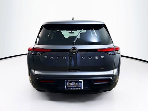 Used 2024 Nissan Pathfinder S image 7
