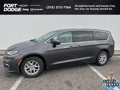 Used 2023 Chrysler Pacifica Touring-L