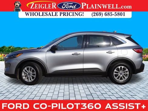 Used 2022 Ford Escape SE w/ Cold Weather Package image 2