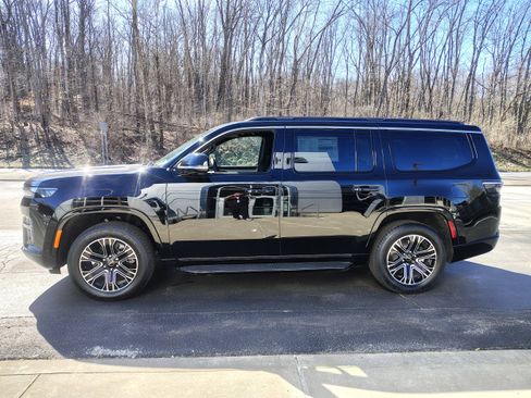 New 2026 Jeep Grand Wagoneer 4WD image 5