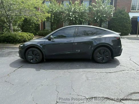 Used 2026 Tesla Model Y Long Range RWD image 5