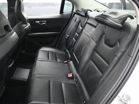 Used 2022 Volvo S60 T8 Inscription image 27