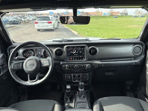 Used 2023 Jeep Gladiator Sport image 18