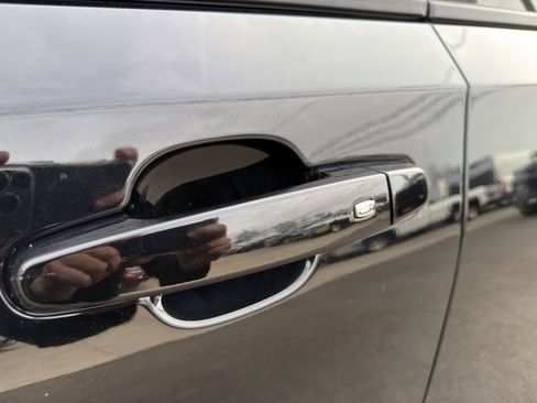 Used 2023 GMC Terrain SLE image 20