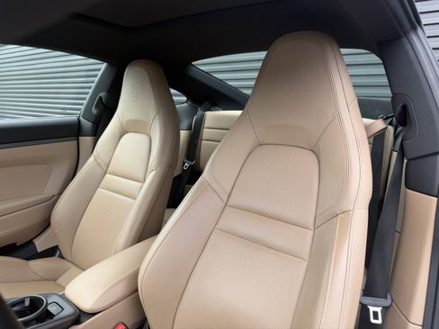 Used 2022 Porsche 911 Carrera image 11