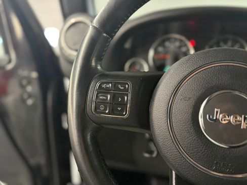 Used 2018 Jeep Wrangler Unlimited Sahara w/ Connectivity Group image 25