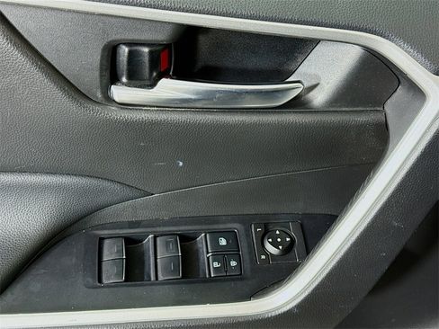 Certified 2022 Toyota RAV4 XLE image 24