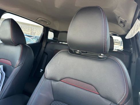 Used 2025 Nissan Kicks SR image 14