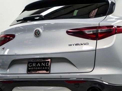 Used 2023 Alfa Romeo Stelvio Ti image 13