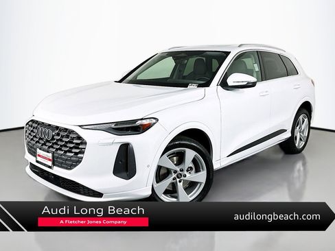 Used 2025 Audi Q5 Premium Plus w/ Premium Plus AWD/4WD image 1