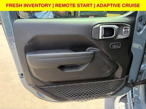 Used 2025 Jeep Wrangler Unlimited Sport AWD/4WD image 17