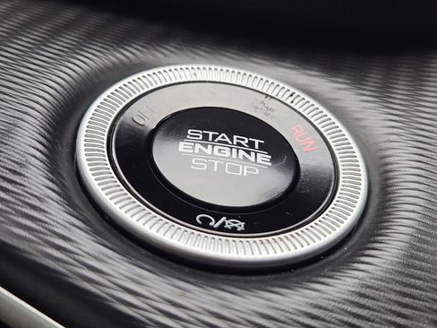 Used 2025 Jeep Grand Cherokee Laredo X w/ Luxury Tech Group I image 21