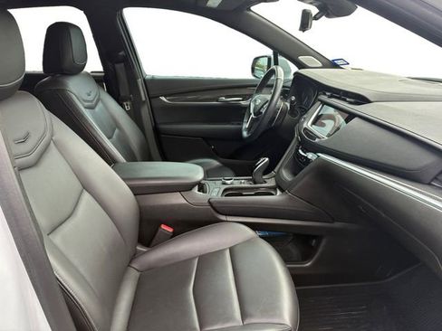 Certified 2024 Cadillac XT5 Sportv w/ Technology Package AWD/4WD image 7