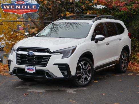 Used 2023 Subaru Ascent Touring image 1