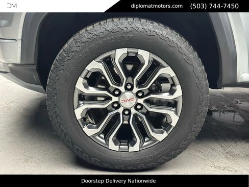 Used 2023 GMC Canyon Denali image 37