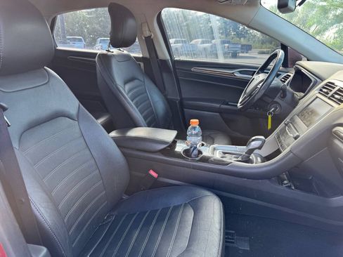Used 2014 Ford Fusion SE w/ Equipment Group 202A FWD image 16
