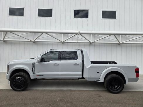Used 2025 Ford F450 Platinum AWD/4WD image 1