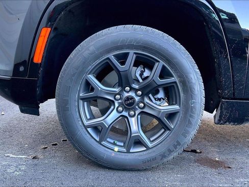 New 2026 Jeep Grand Wagoneer Limited w/ Premium Group II image 11