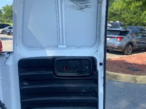 Used 2021 GMC Savana 2500 image 14