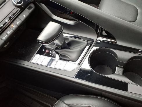 Used 2023 Hyundai Elantra Limited image 27