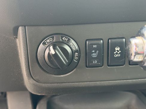 Used 2019 Nissan Frontier SV w/ Value Truck Package AWD/4WD image 21