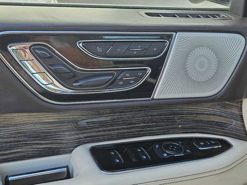 Used 2020 Lincoln Navigator Black Label w/ Cargo Convenience Package image 16