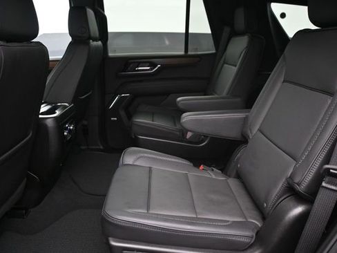 Used 2026 GMC Yukon Denali AWD/4WD image 11