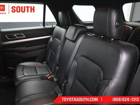 Used 2017 Ford Explorer XLT w/ Equipment Group 202A FWD image 25