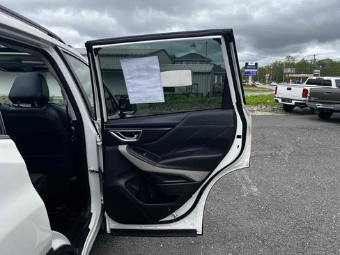 Used 2022 Subaru Forester Limited image 19