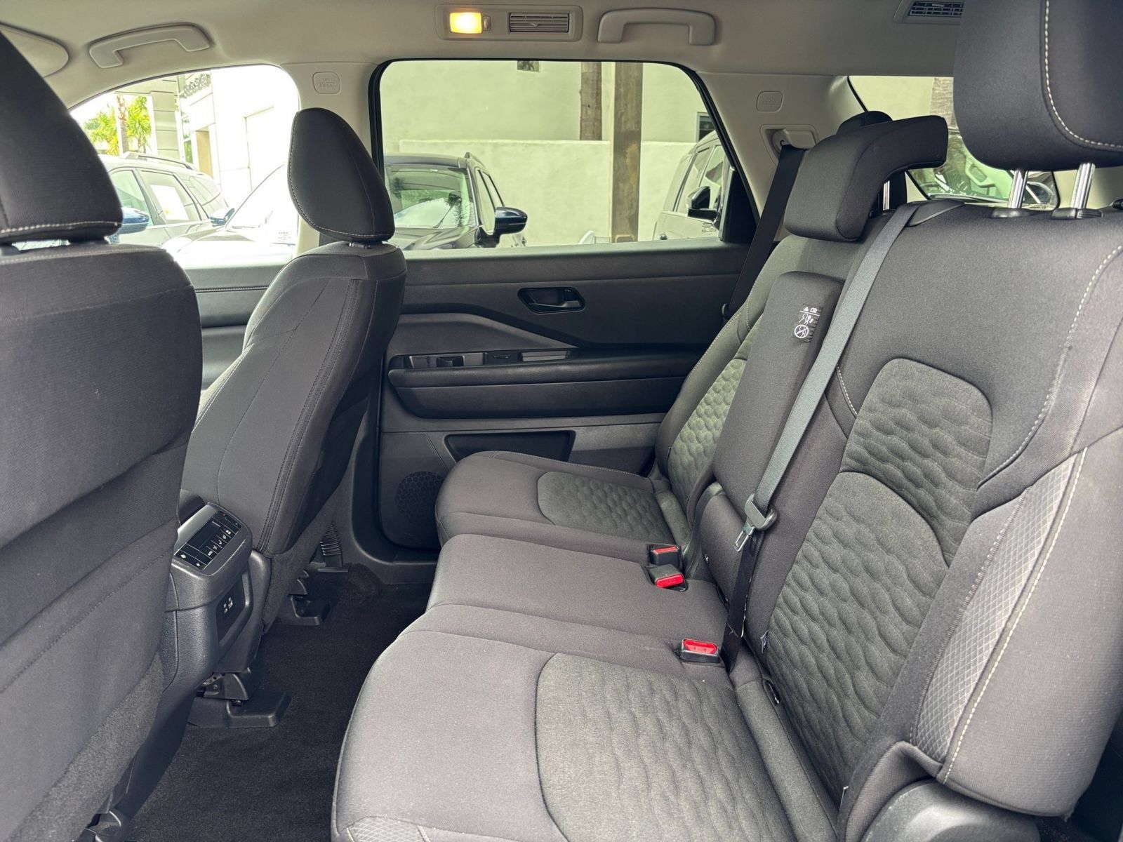 Used 2025 Nissan Pathfinder SV FWD image 27