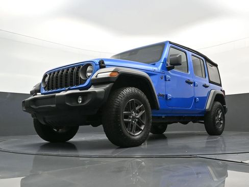 Used 2024 Jeep Wrangler Sport S image 22