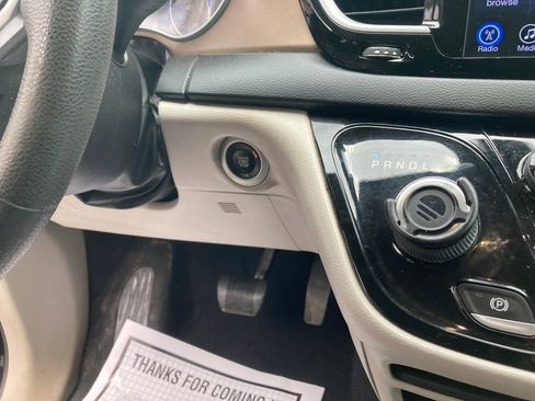 Used 2017 Chrysler Pacifica Touring Plus w/ Tire & Wheel Group image 24