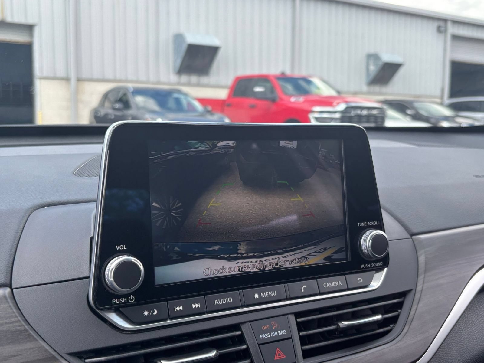 Used 2025 Nissan Altima 2.5 SV FWD image 22
