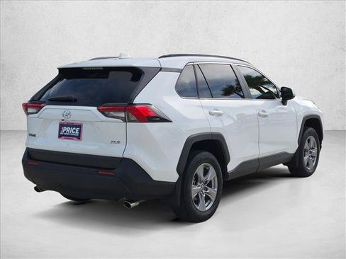 Used 2025 Toyota RAV4 XLE FWD image 5
