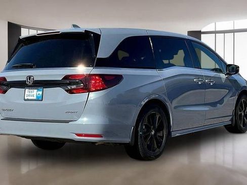 Used 2024 Honda Odyssey Sport image 6