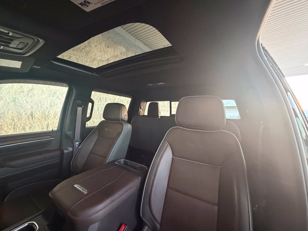 Certified 2025 GMC Sierra 3500 Denali w/ Denali Reserve Package AWD/4WD image 2