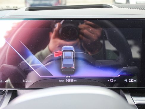 Used 2025 BMW i5 eDrive40i w/ M Sport Package image 23