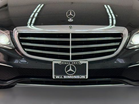 Certified 2018 Mercedes-Benz E 300 4MATIC image 23