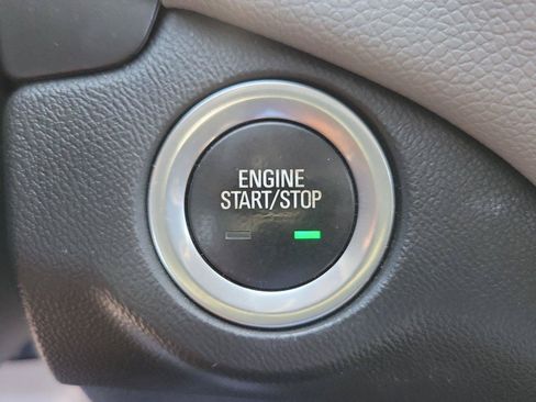 Used 2019 Chevrolet Equinox LS FWD image 33