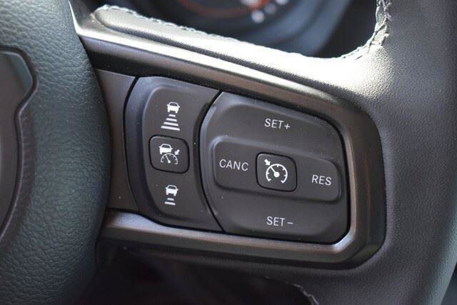 Used 2026 Jeep Wrangler Unlimited Rubicon AWD/4WD image 34