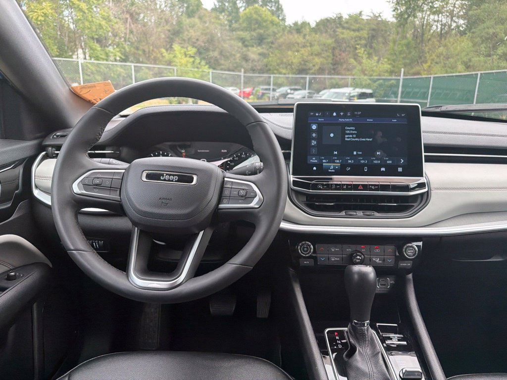 Used 2025 Jeep Compass Limited AWD/4WD image 40