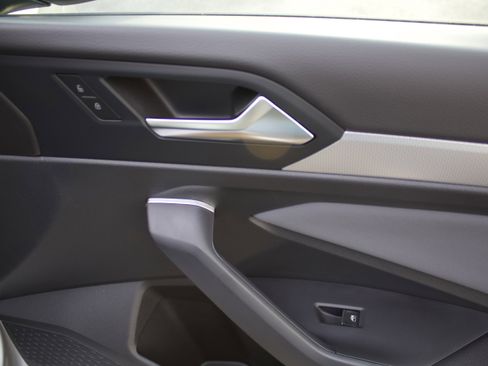 New 2026 Volkswagen Jetta SE image 33