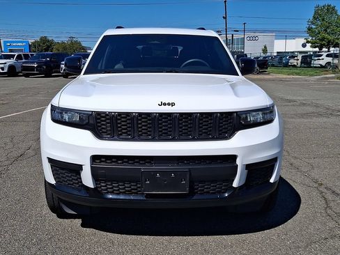 Used 2023 Jeep Grand Cherokee L Laredo AWD/4WD image 5