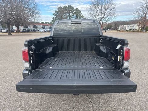 Used 2020 Toyota Tacoma TRD Off-Road image 24