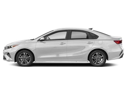 Used 2023 Kia Forte LXS FWD image 3