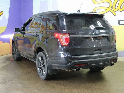 Used 2019 Ford Explorer XLT w/ XLT Sport Appearance Package image 6