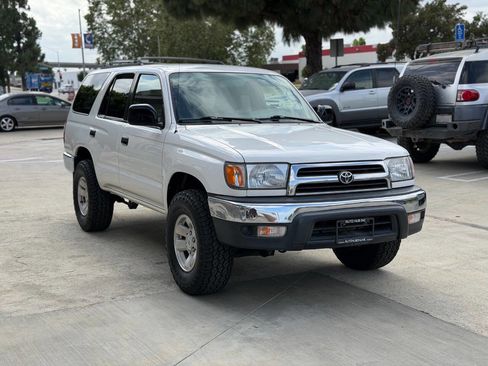 Used 2000 Toyota 4Runner 2WD image 4