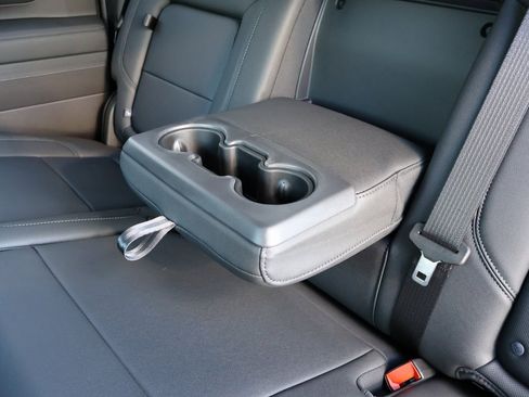 New 2025 GMC Sierra 2500 SLT w/ SLT Convenience Package image 29