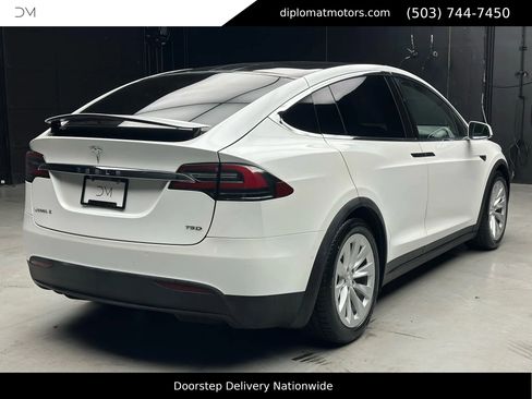 Used 2018 Tesla Model X 75D image 6